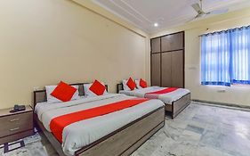 Hotel O S R